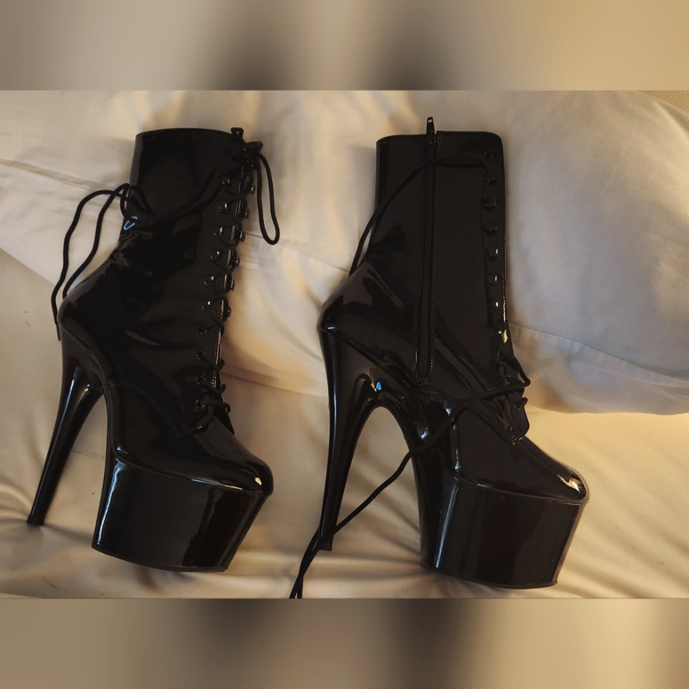 Adore-1020 by Pleaser - Black size 12